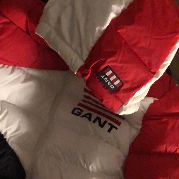 Brand new Gant puffer jacket selling cheaper - Picture 2 of 5